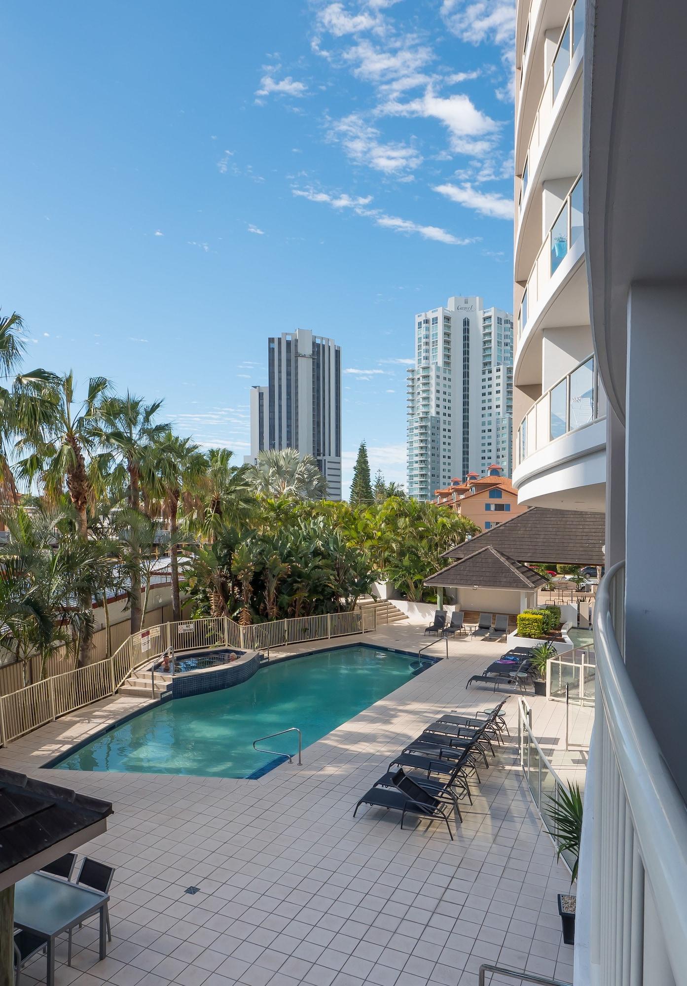 Broadbeach Savannah Resort Экстерьер фото