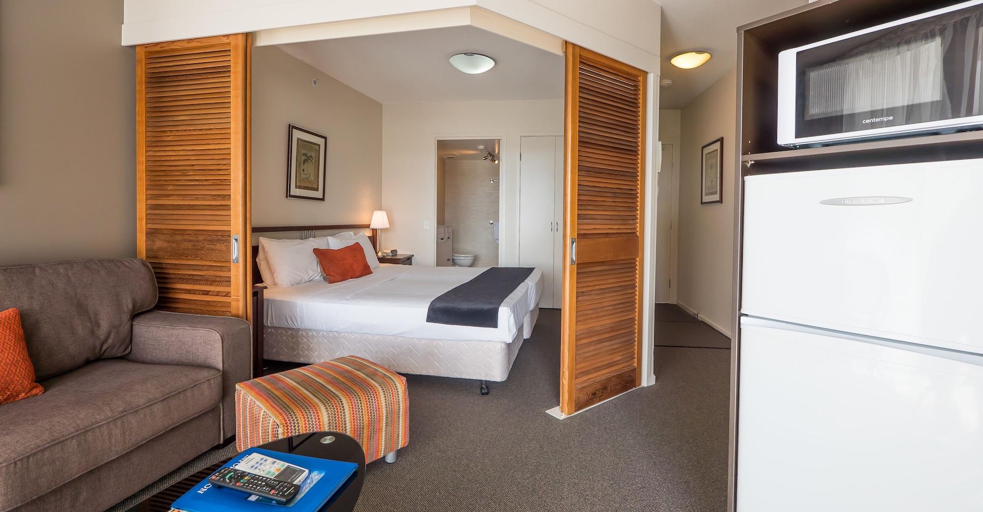Broadbeach Savannah Resort Экстерьер фото
