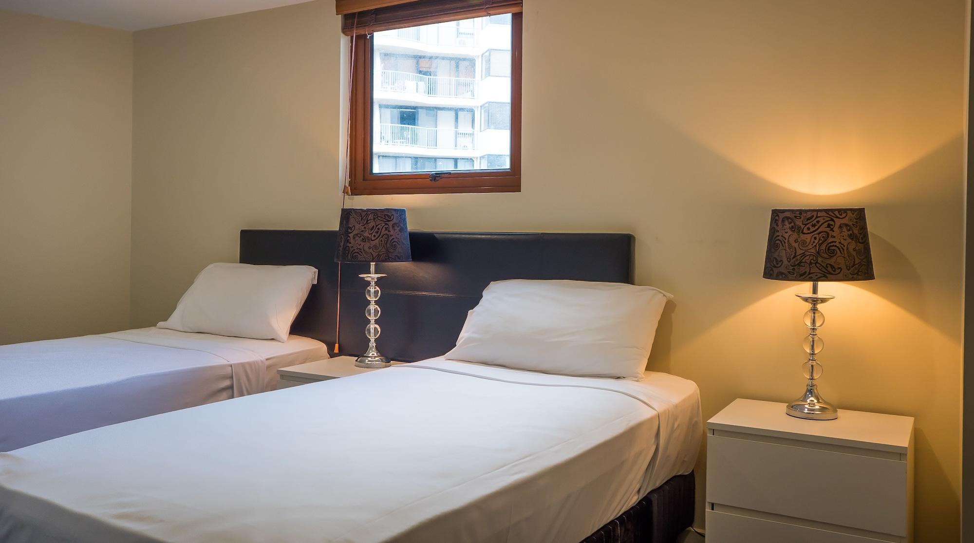 Broadbeach Savannah Resort Экстерьер фото