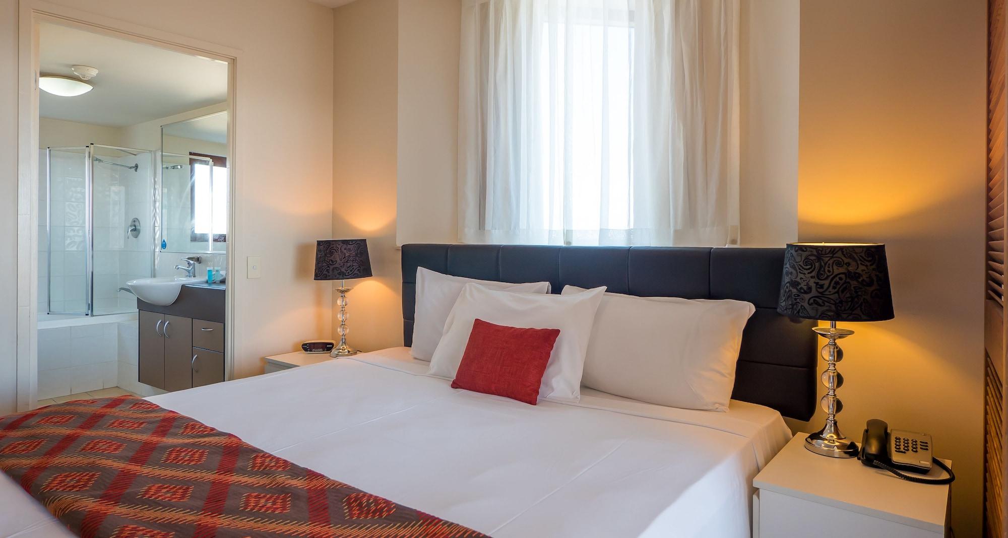 Broadbeach Savannah Resort Экстерьер фото