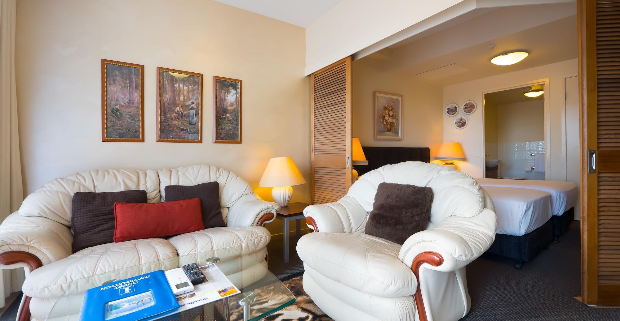 Broadbeach Savannah Resort Экстерьер фото