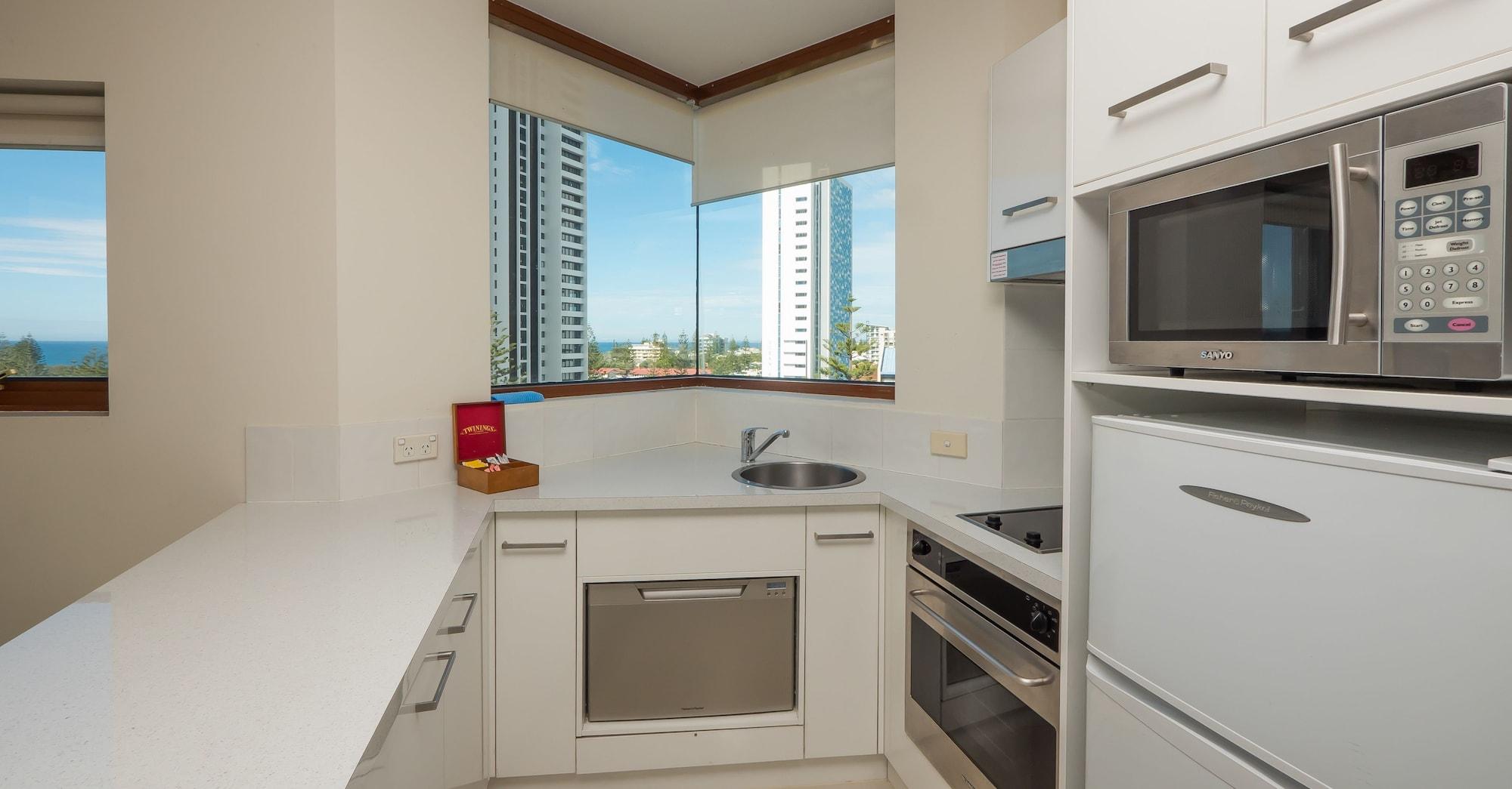Broadbeach Savannah Resort Экстерьер фото