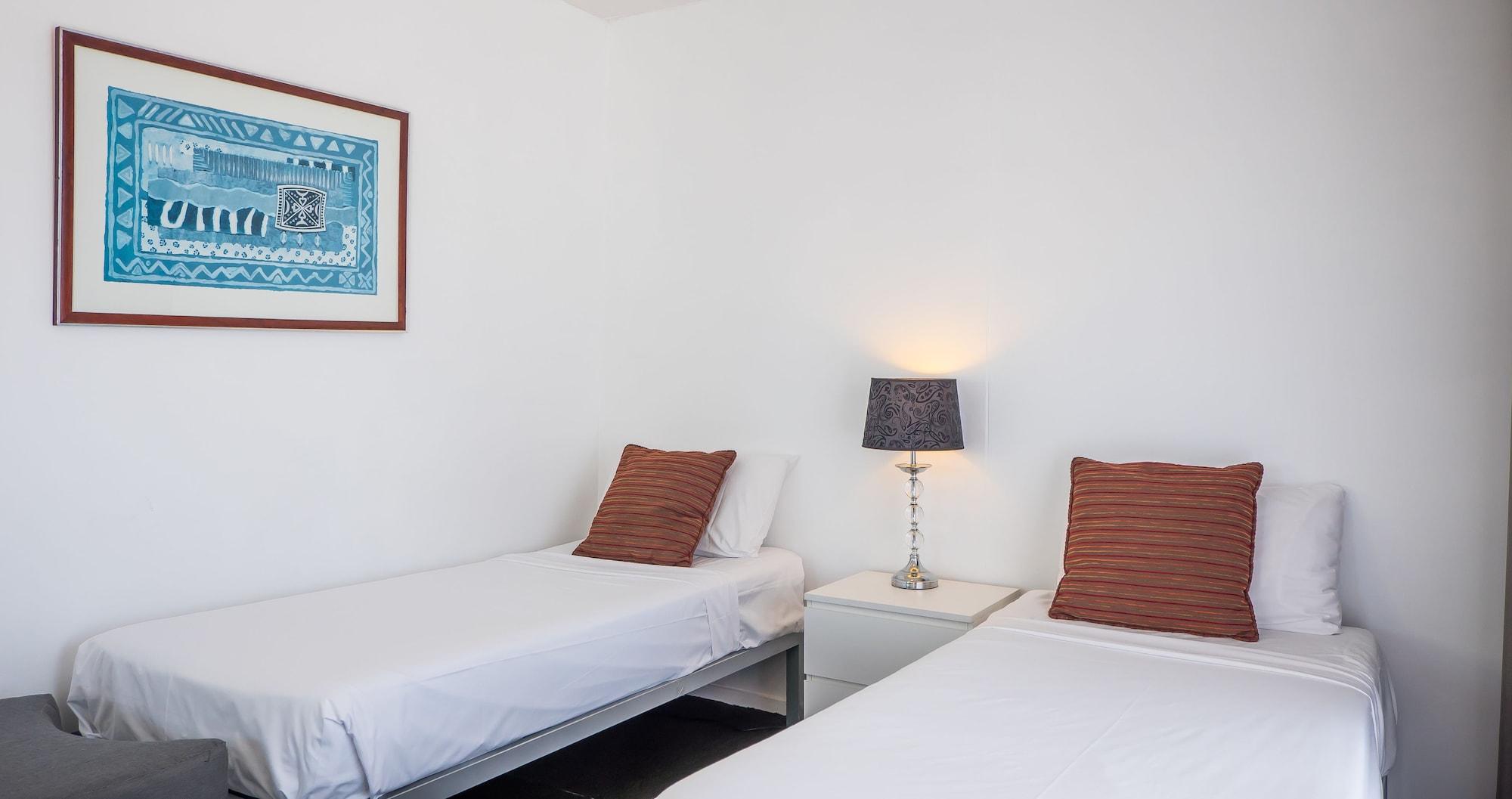 Broadbeach Savannah Resort Экстерьер фото