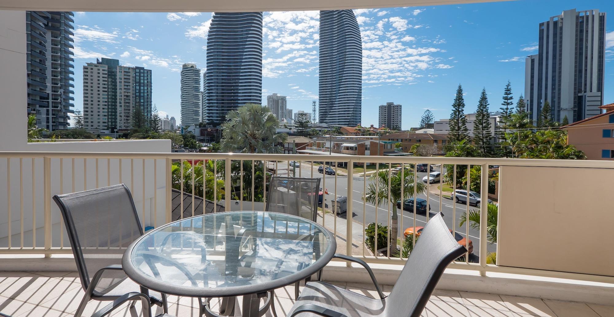 Broadbeach Savannah Resort Экстерьер фото