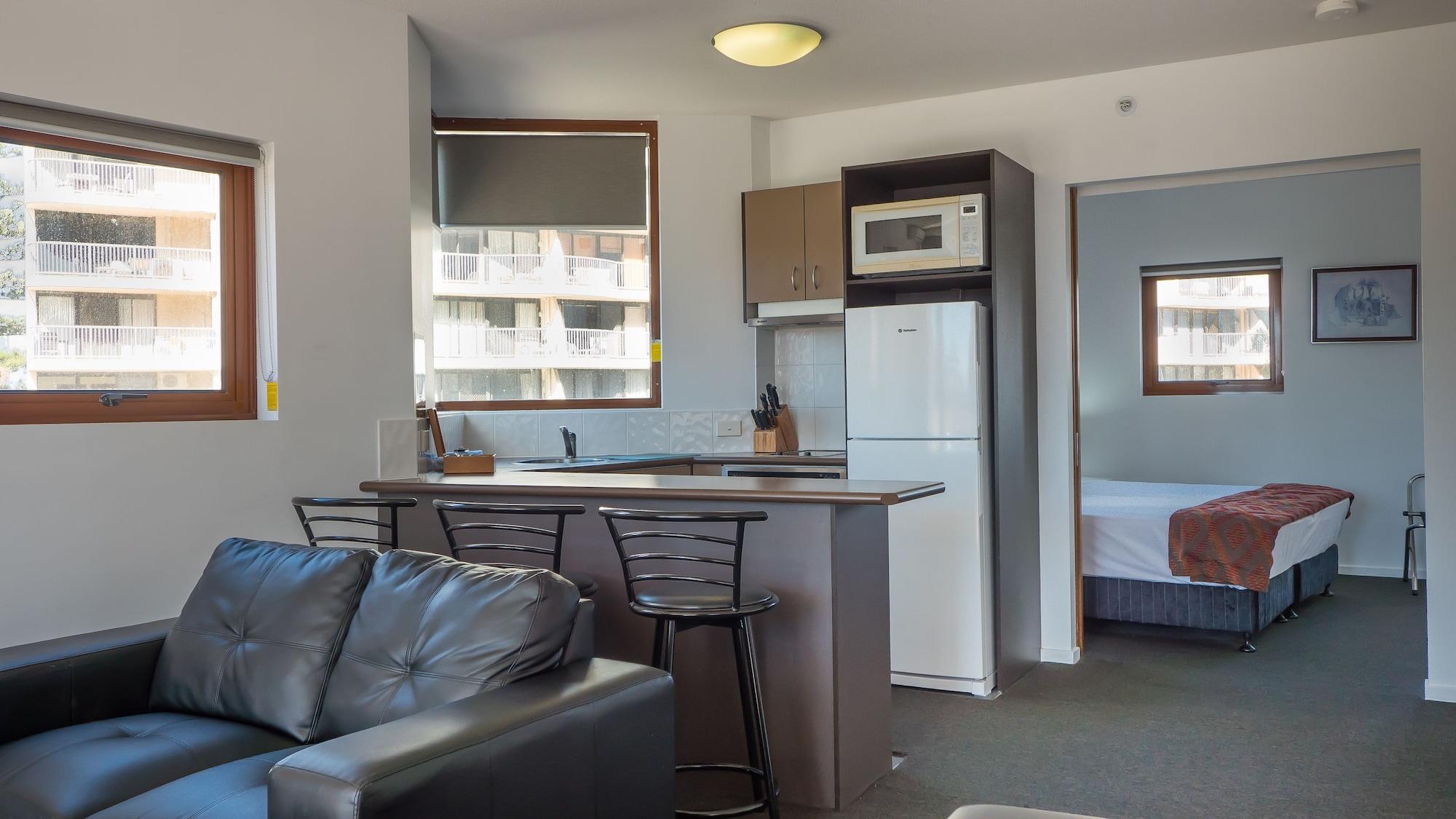 Broadbeach Savannah Resort Экстерьер фото