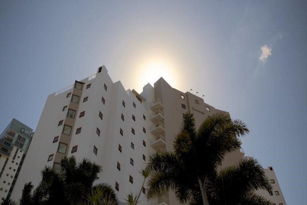 Broadbeach Savannah Resort Экстерьер фото