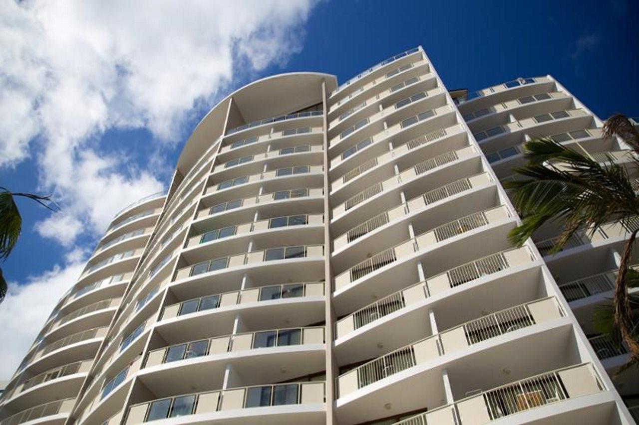 Broadbeach Savannah Resort Экстерьер фото