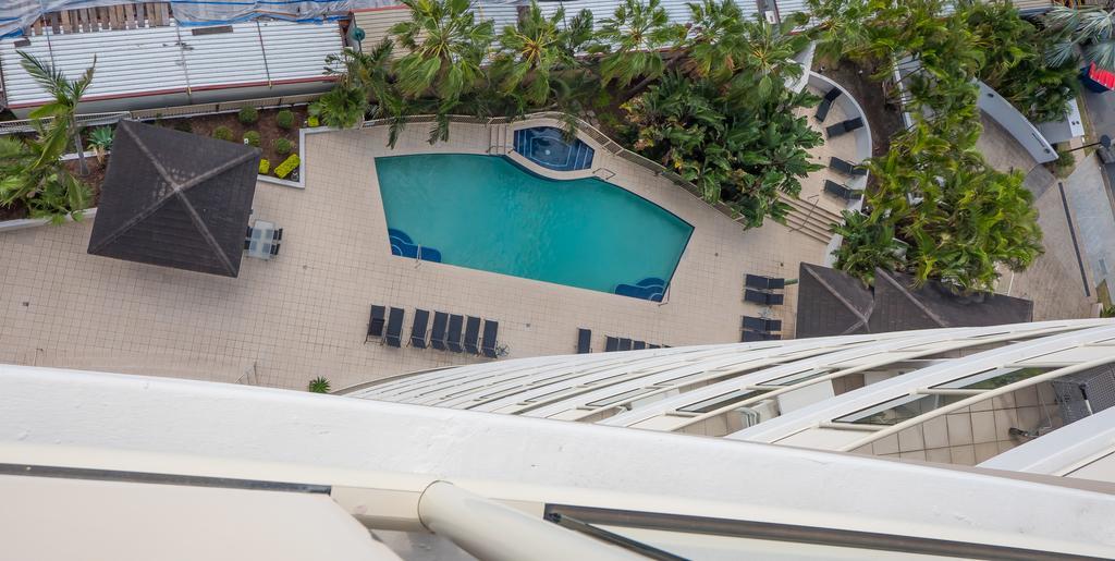 Broadbeach Savannah Resort Экстерьер фото