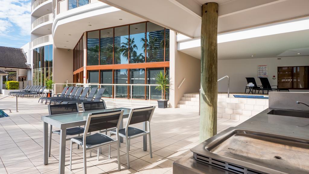Broadbeach Savannah Resort Экстерьер фото