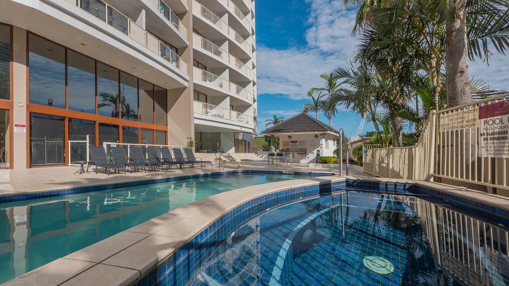 Broadbeach Savannah Resort Экстерьер фото