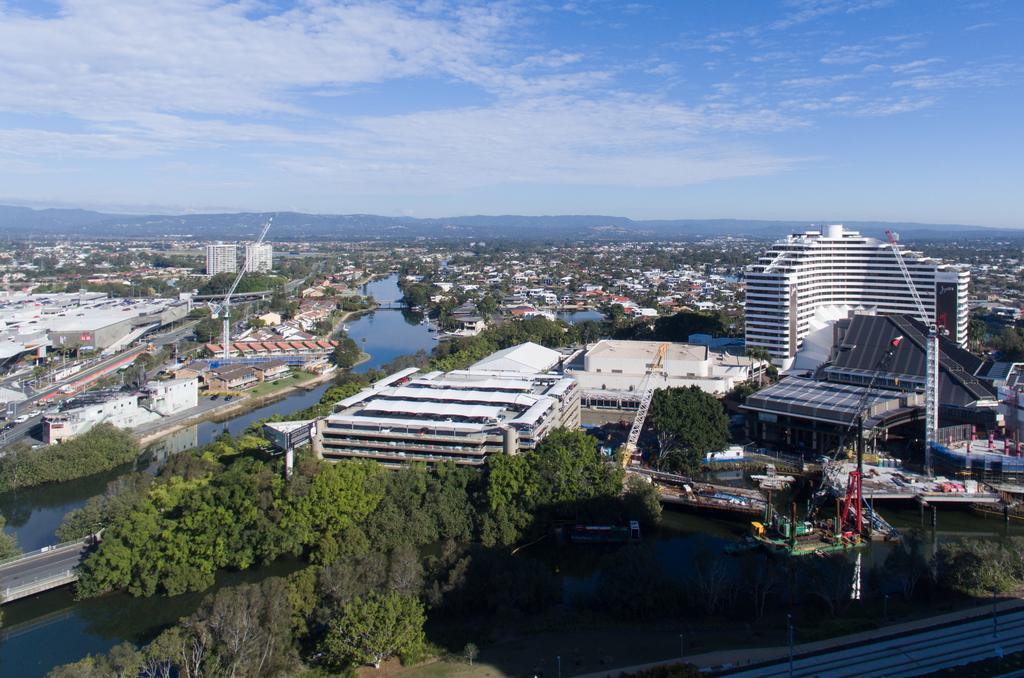 Broadbeach Savannah Resort Экстерьер фото